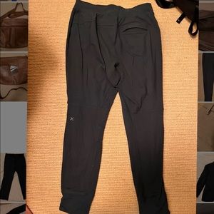 Lululemon mens on the move classic joggers size L